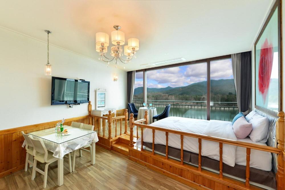 Moonlight Blue Pension Gapyeong Exterior foto